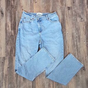 Abercrombie & Fitch 90s Slim Straight Jeans